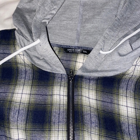 Cropped Flannel Jacket - Picture 3 of 3